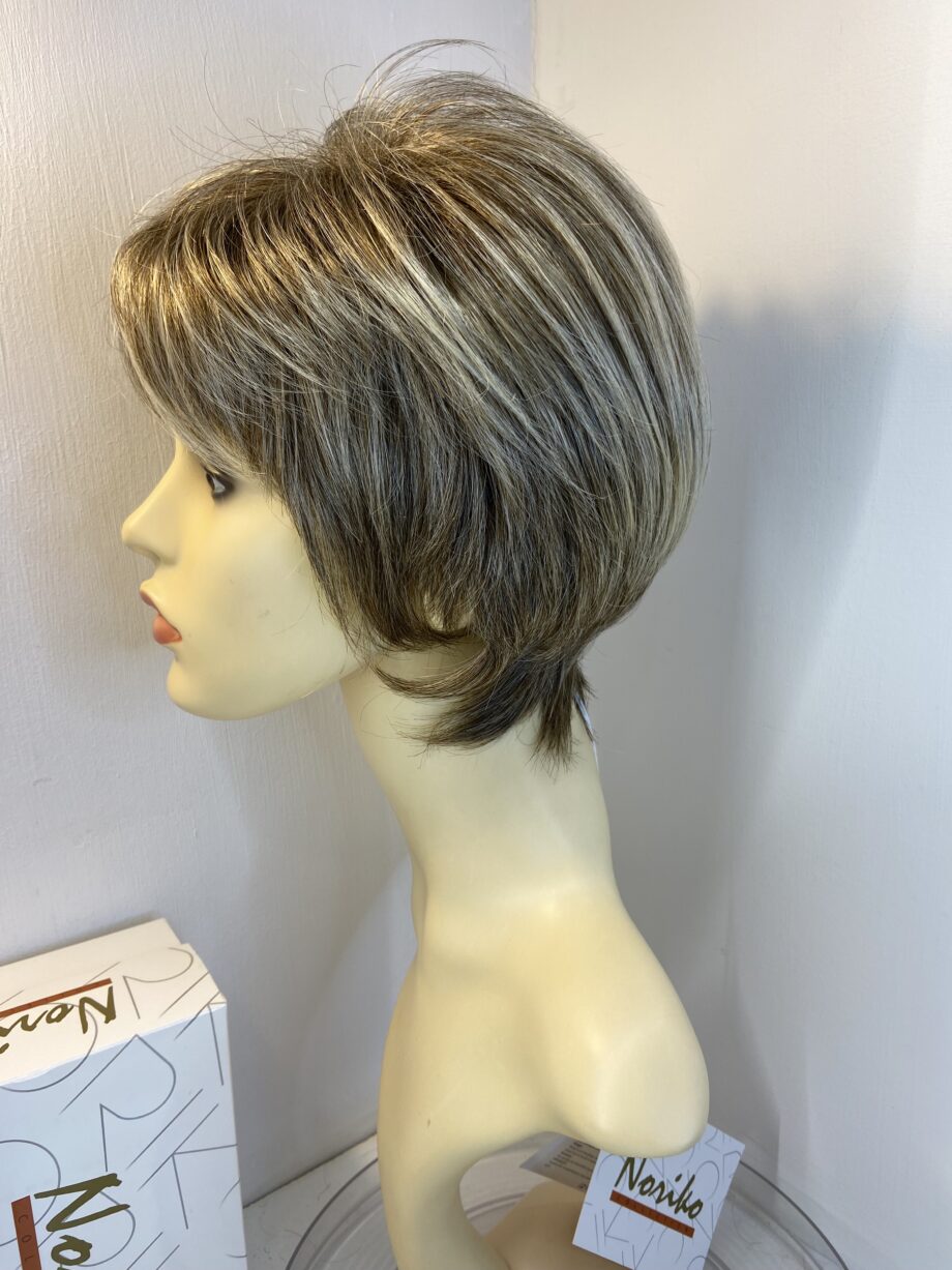 New frosted blond wig. Bblss730