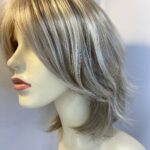 Light blond long wig. Blls229