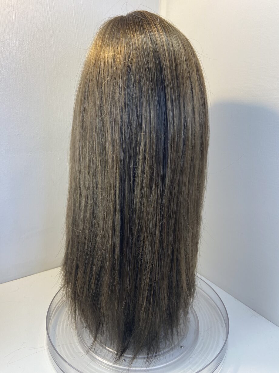 As new stunning brown Long wig. Dimples. Bbrls751
