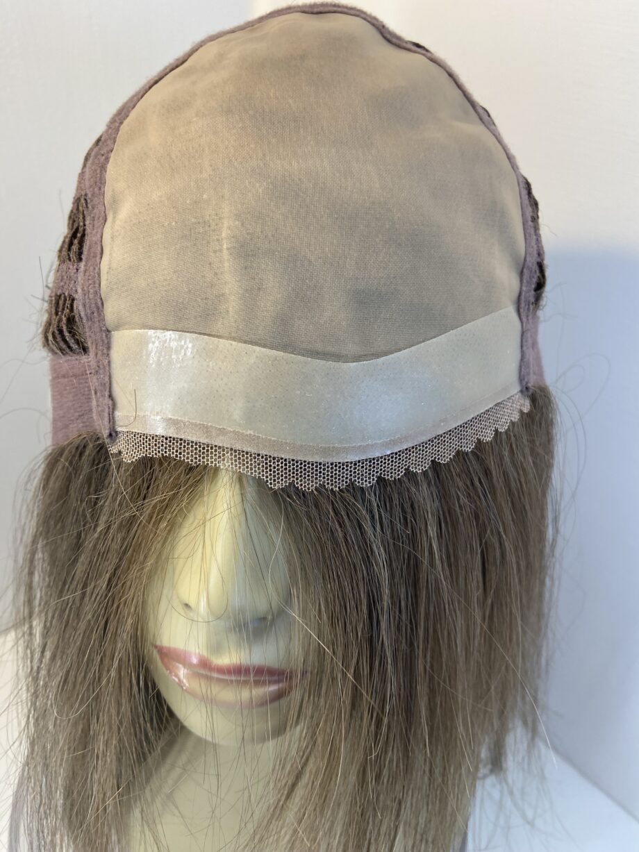As new stunning brown Long wig. Dimples. Bbrls751