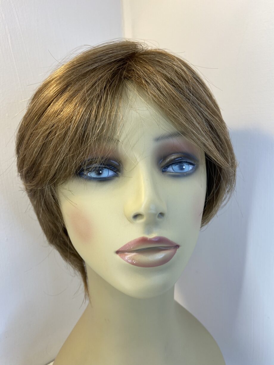 Gorgeous Silky soft light brown wig. Brms669