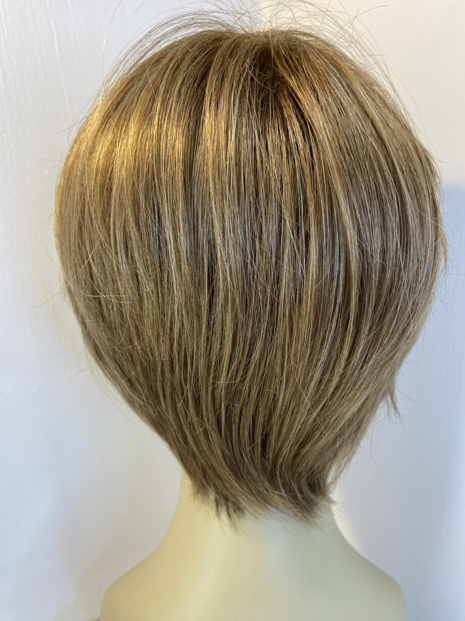 Gorgeous Silky soft light brown wig. Brms669
