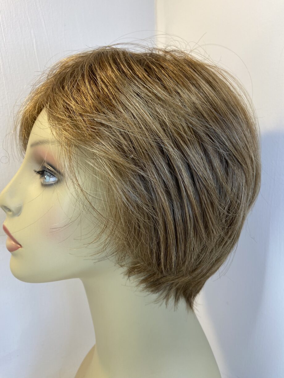 Gorgeous Silky soft light brown wig. Brms669