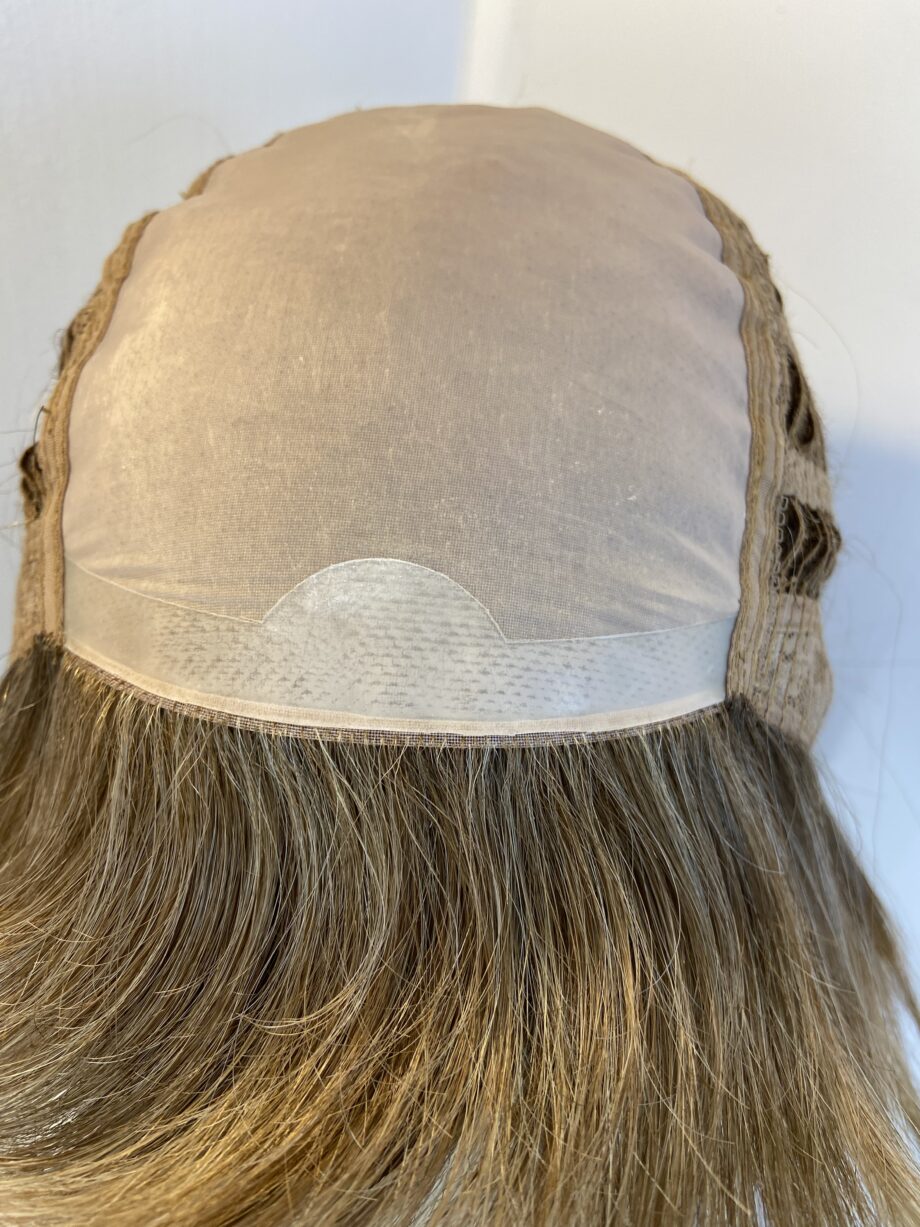 Gorgeous Silky soft light brown wig. Brms669
