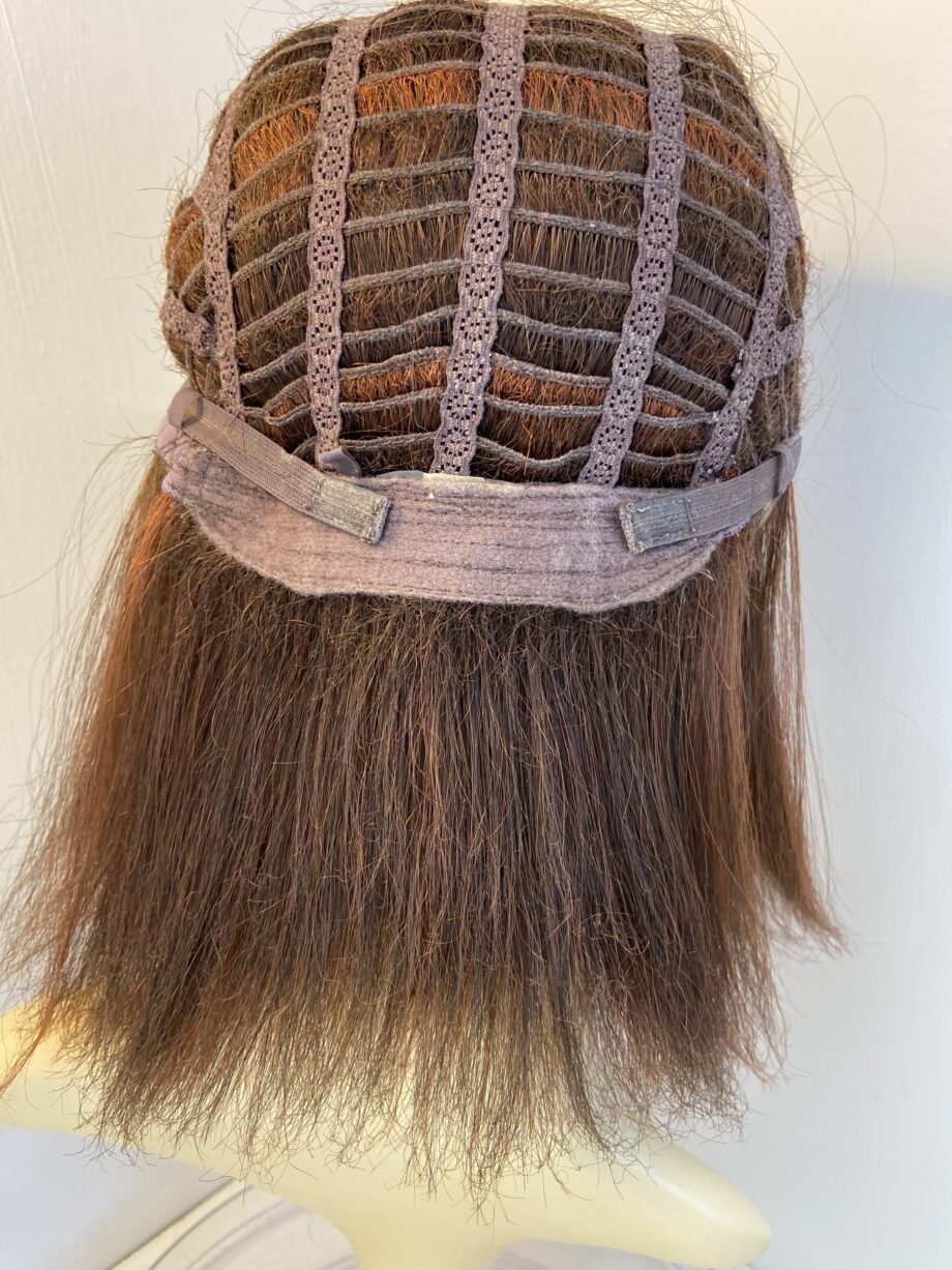 Long reddish brown wig. Brls149