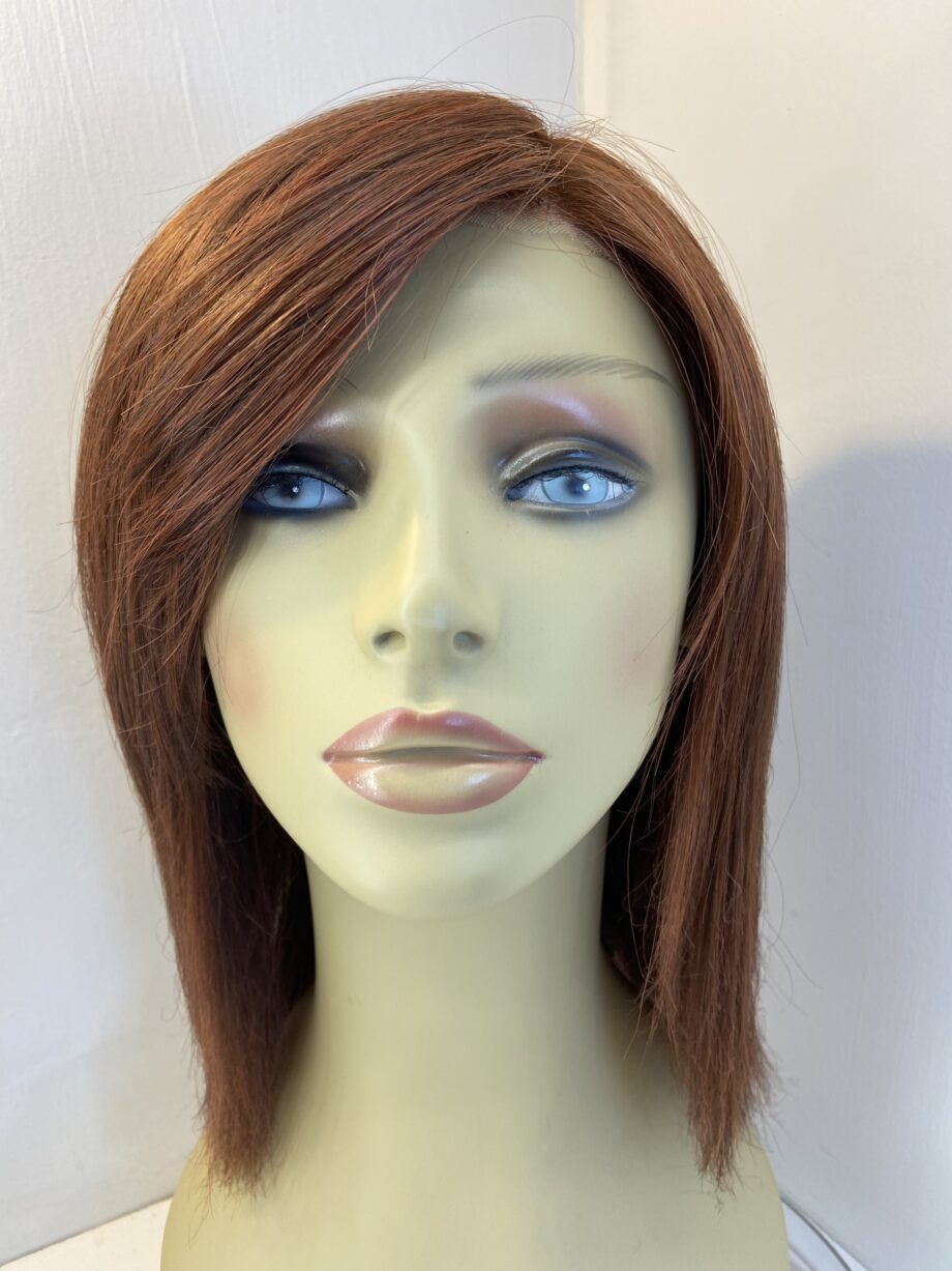 Reddish brown long wig. Brls150