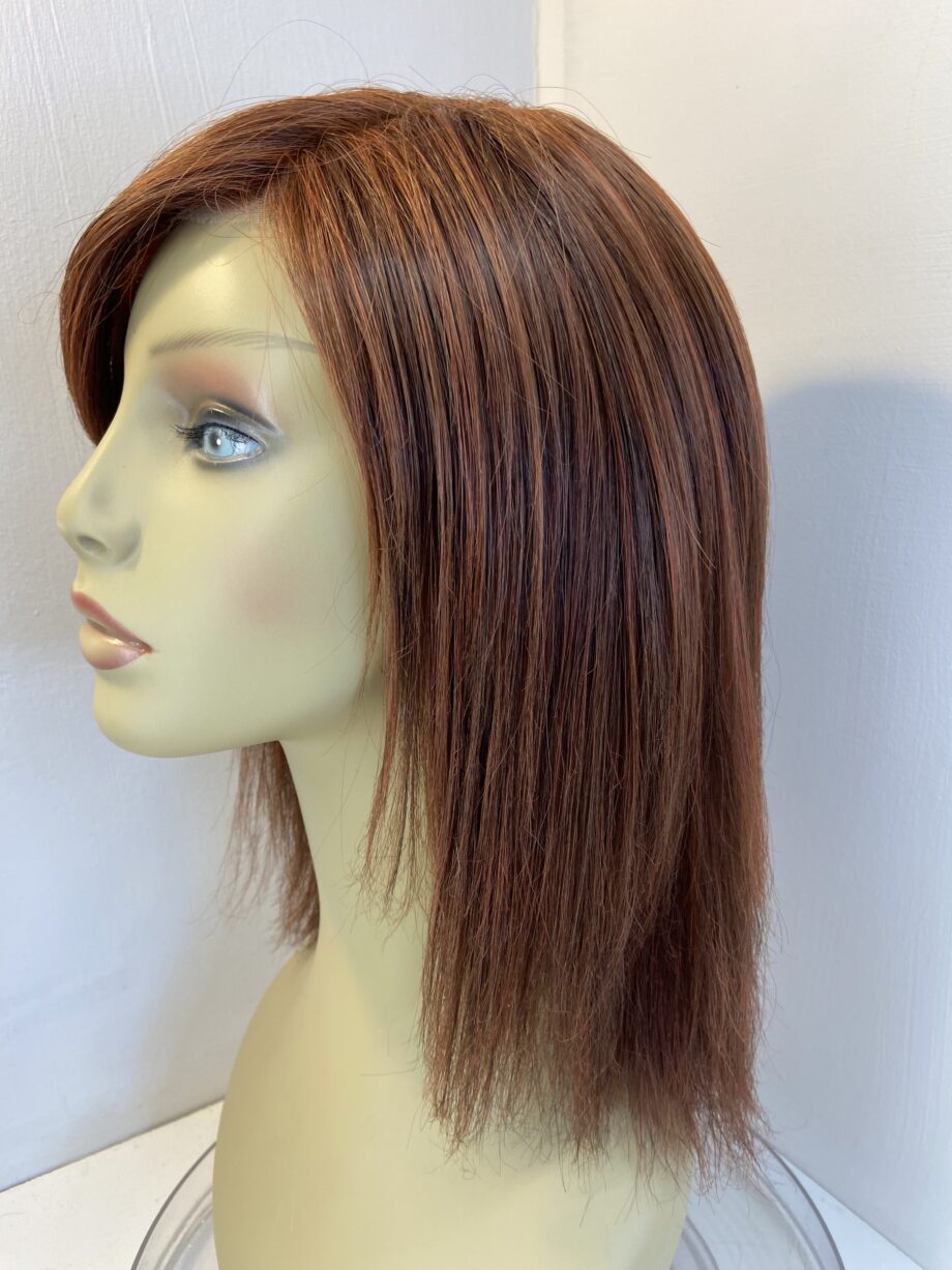 Reddish brown long wig. Brls150