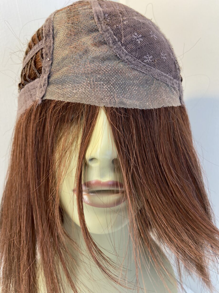 Reddish brown long wig. Brls150