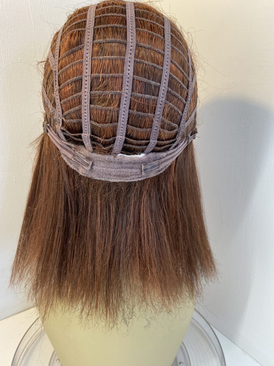 Reddish brown long wig. Brls150