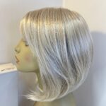 New light blonde feather wig. Bblms754