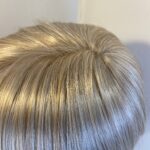 New light blonde feather wig. Bblms754