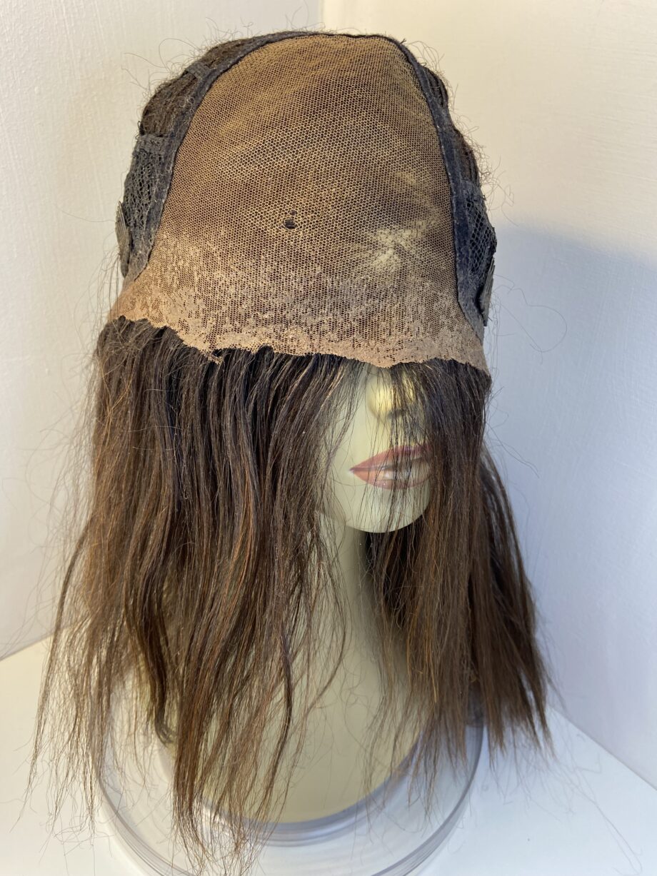 Long brown wig. Brls158