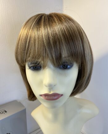 Stunning designer honey highlighted wig. Bblms768