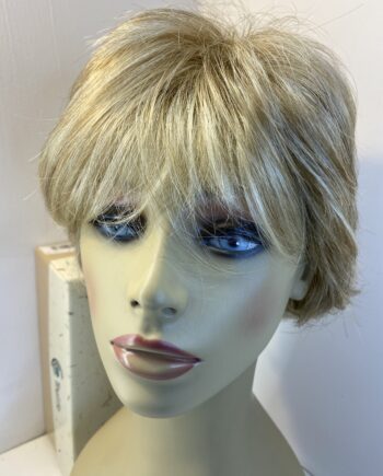 Boxed blonde designer wig. Bblms769