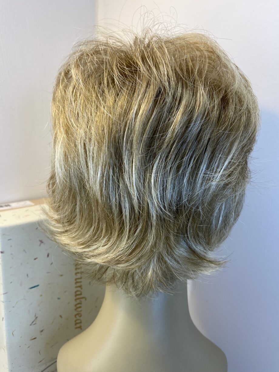 Boxed blonde designer wig. Bblms769