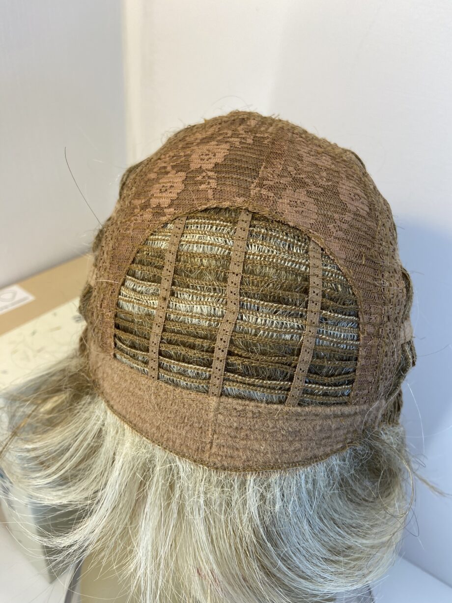 Boxed blonde designer wig. Bblms769