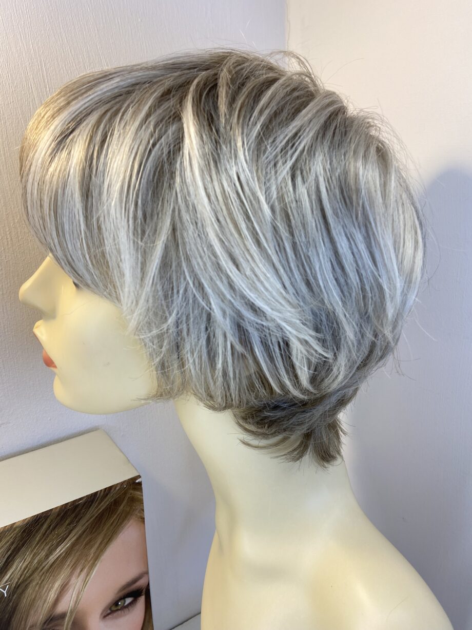 Boxed warm silver blonde wig. Bblss770