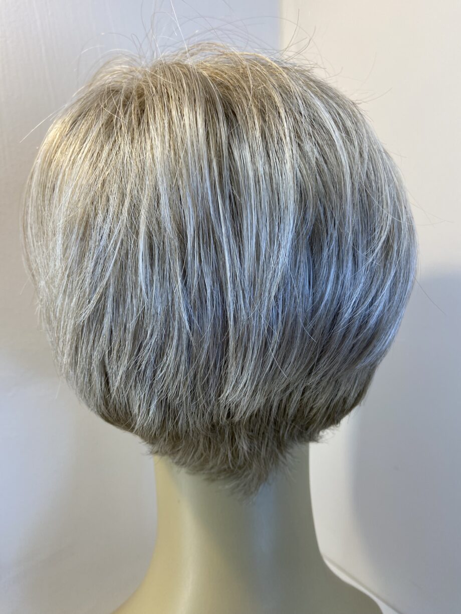 Blonde / grey wig. Blss701