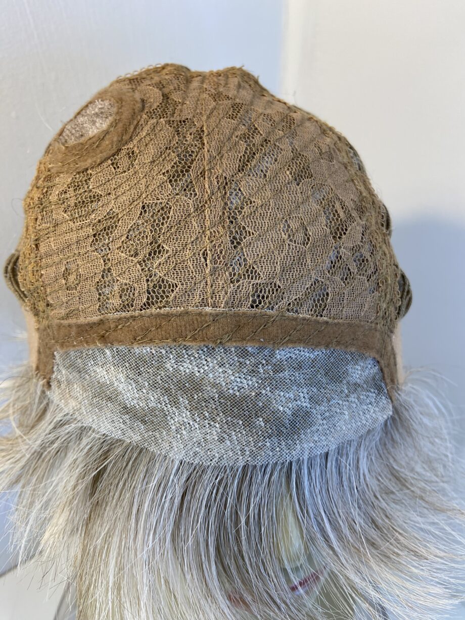 Blonde / grey wig. Blss701