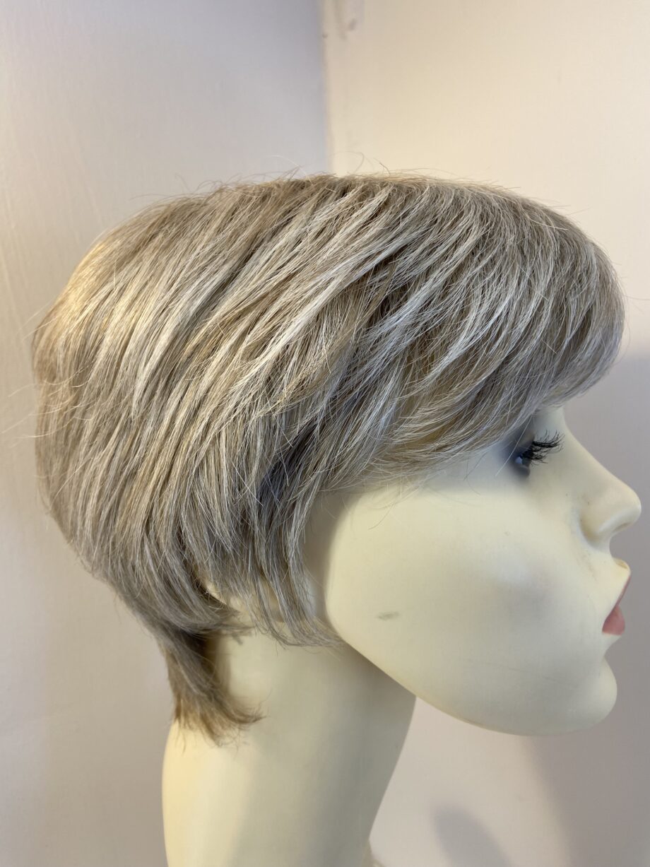 New grey / blonde wig. Blss702