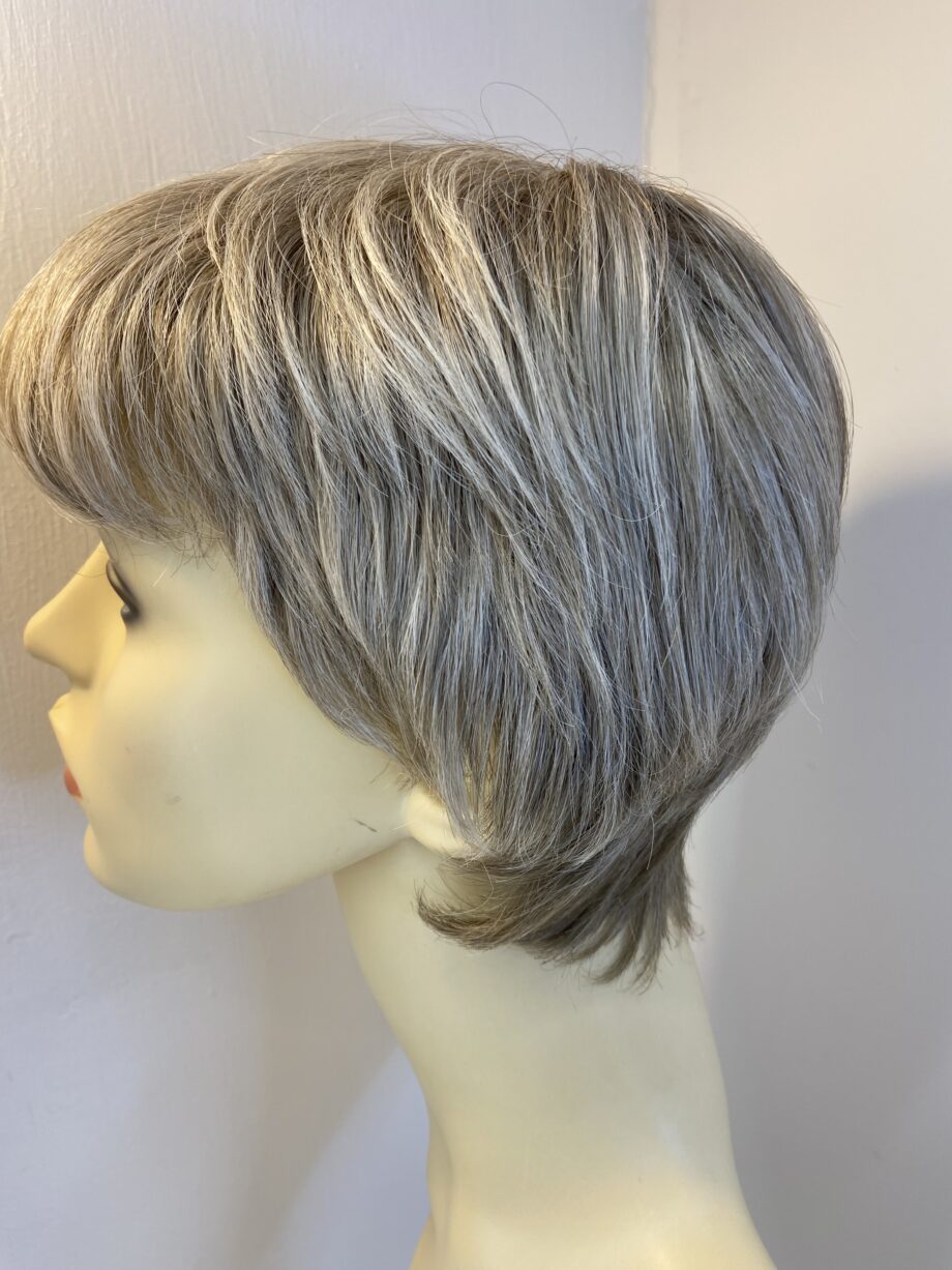 New grey / blonde wig. Blss702
