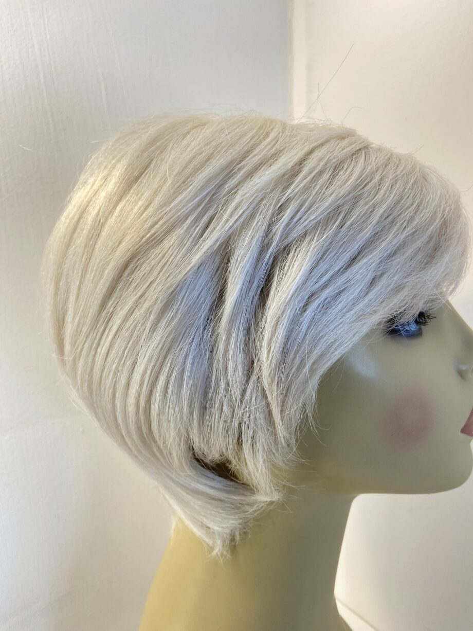 Silver white short wig. Sss705