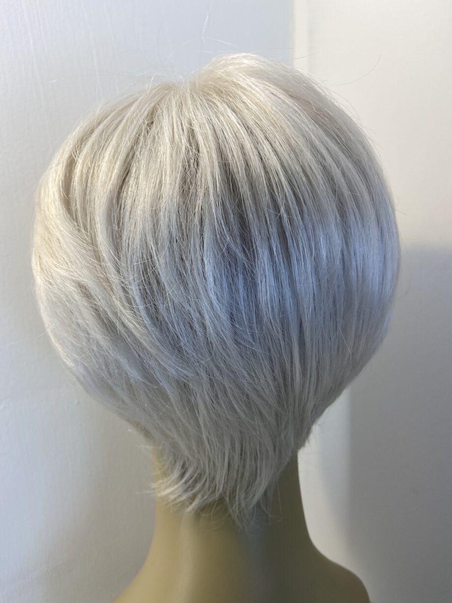 Silver white short wig. Sss705