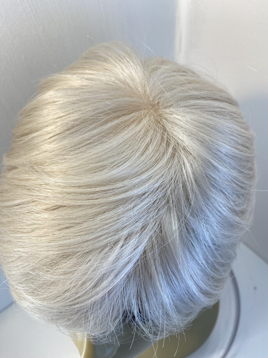 Silver white short wig. Sss705
