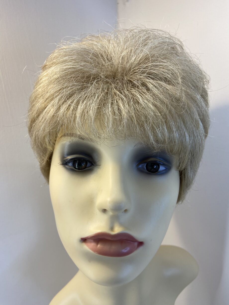 Short blonde wig. Blsw706