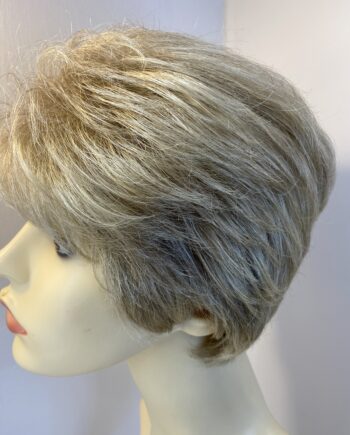 Short blonde wig. Blsw706