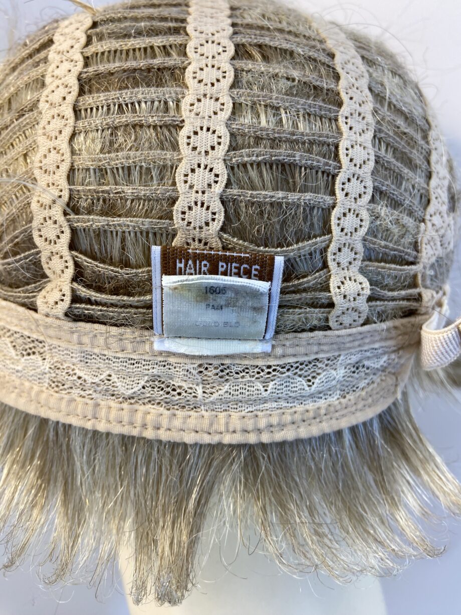 Short blonde wig. Blsw706