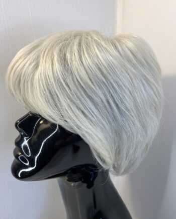 Soft white wig. Wss708