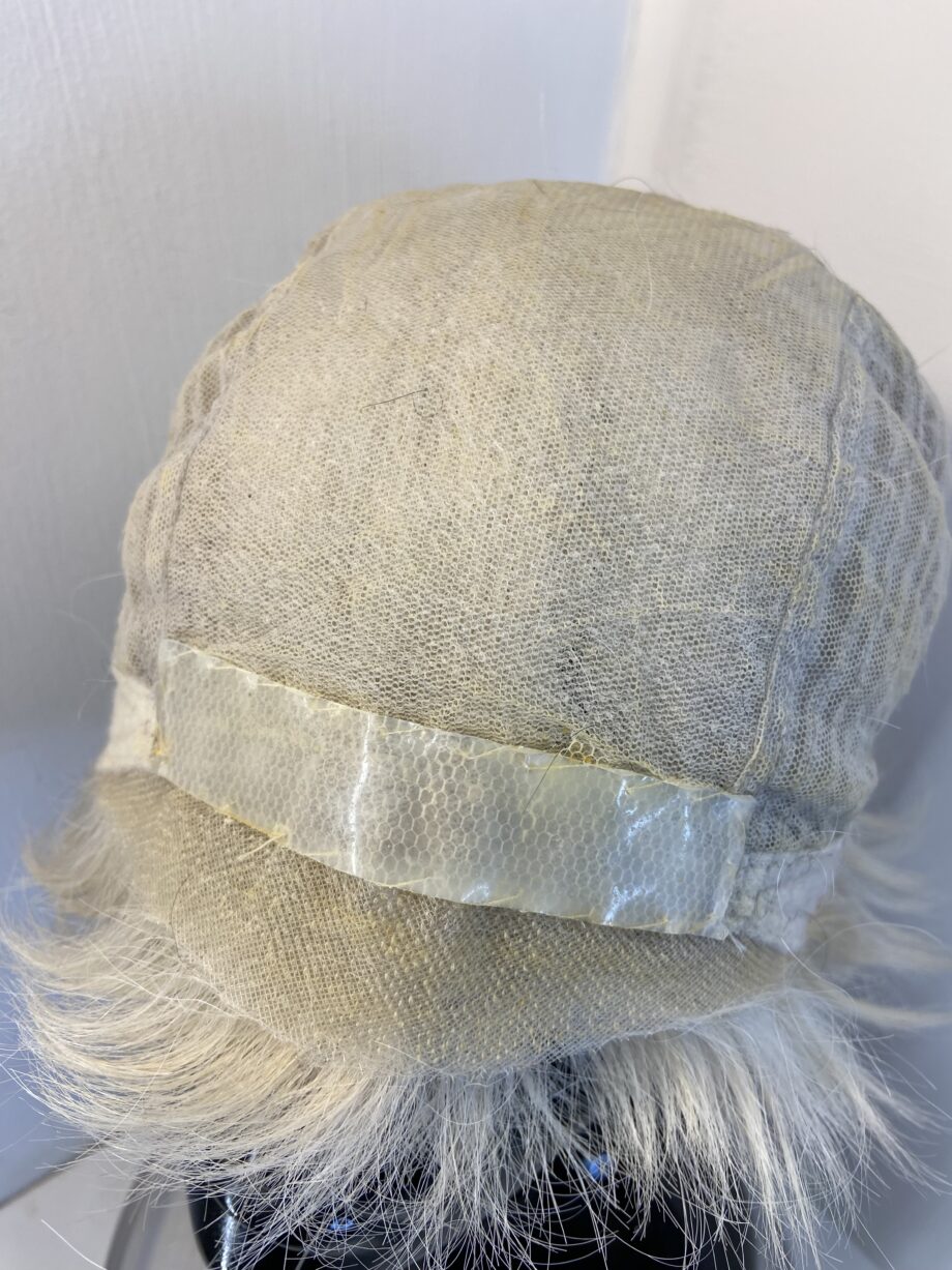 Soft white wig. Wss708