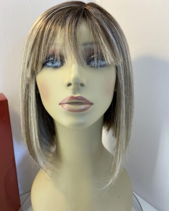 Rooted blonde long wig. Blls771