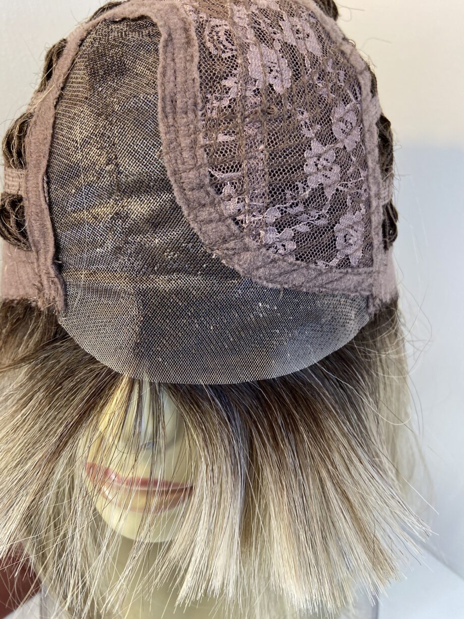 Rooted blonde long wig. Blls771