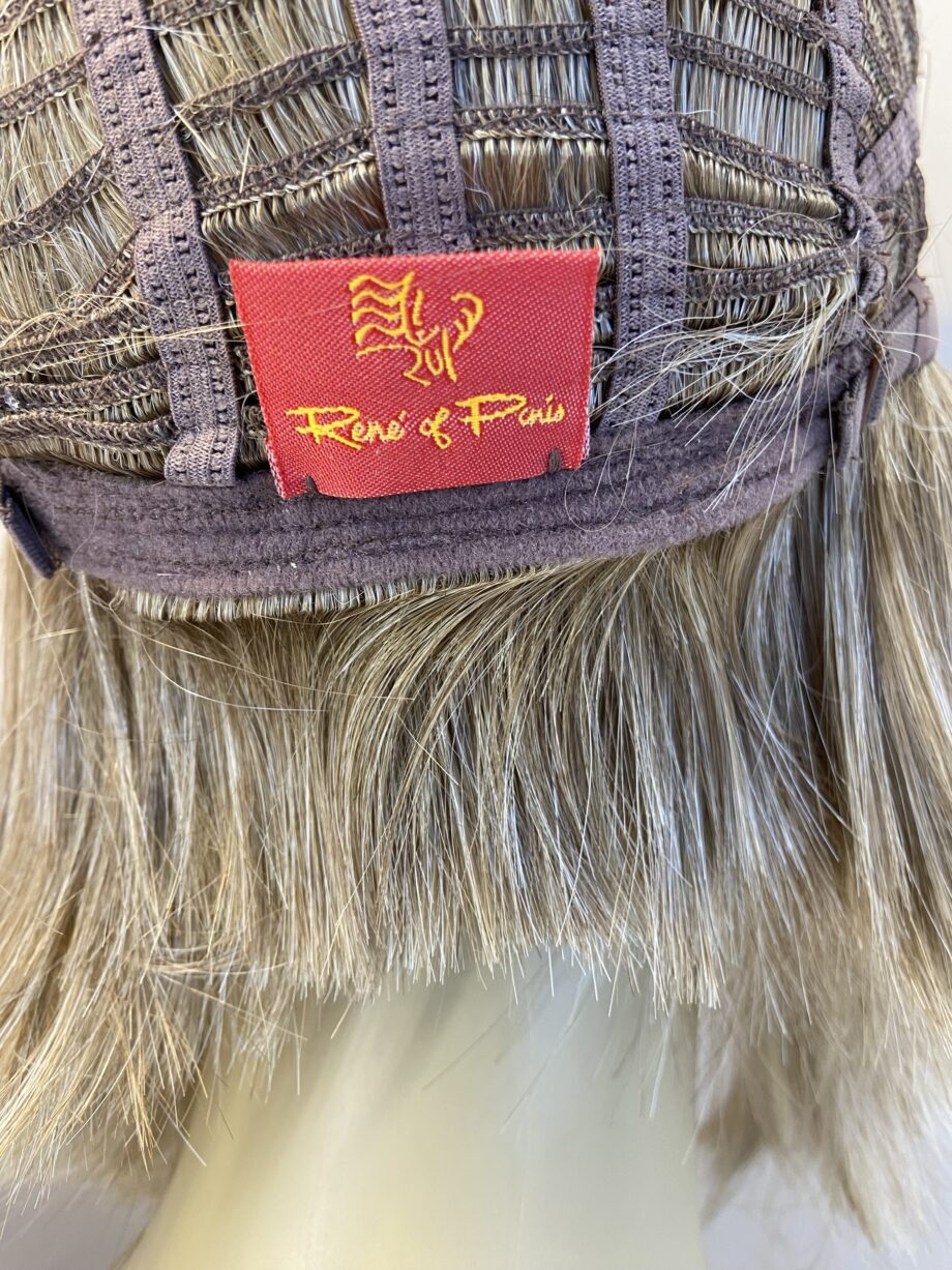 Rooted blonde long wig. Blls771