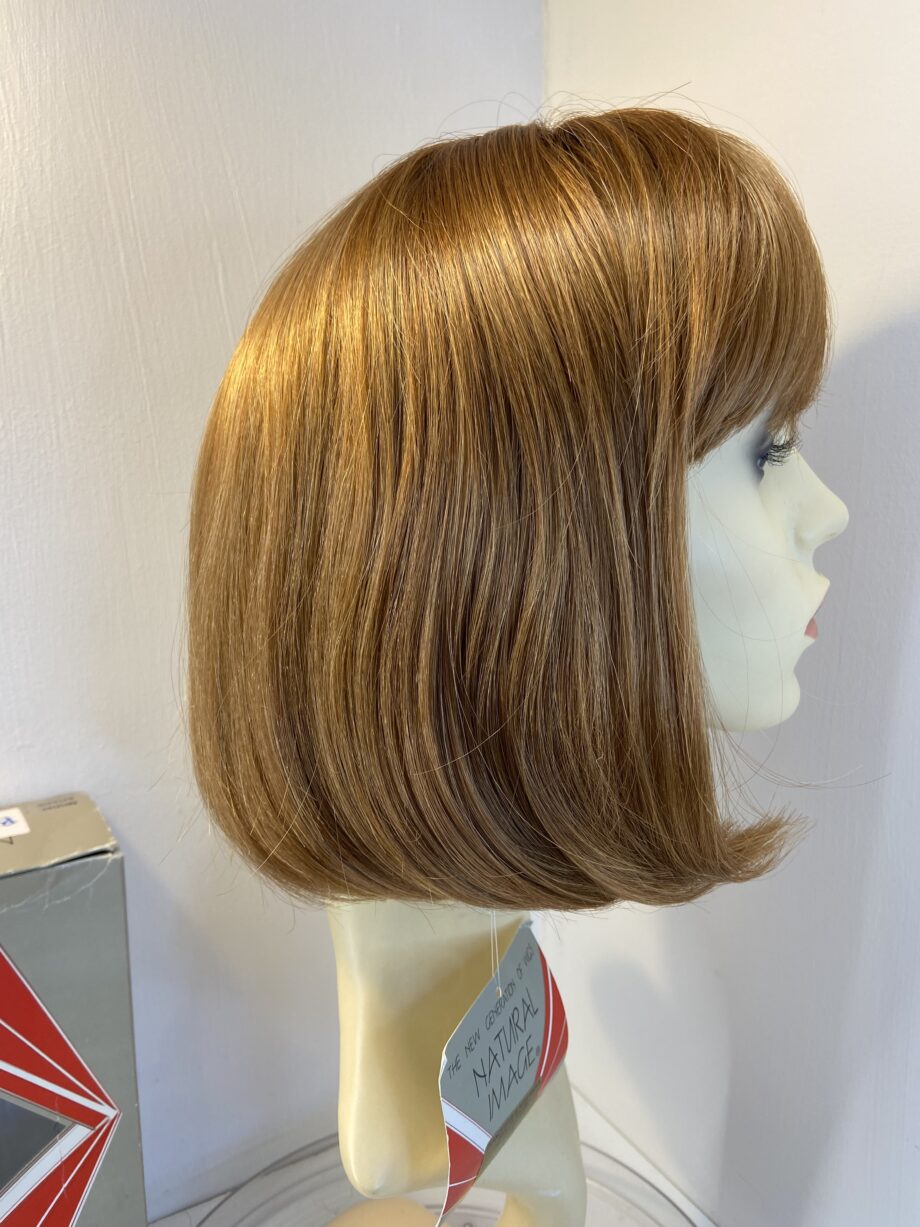 Irish red mid length new wig. Bms732