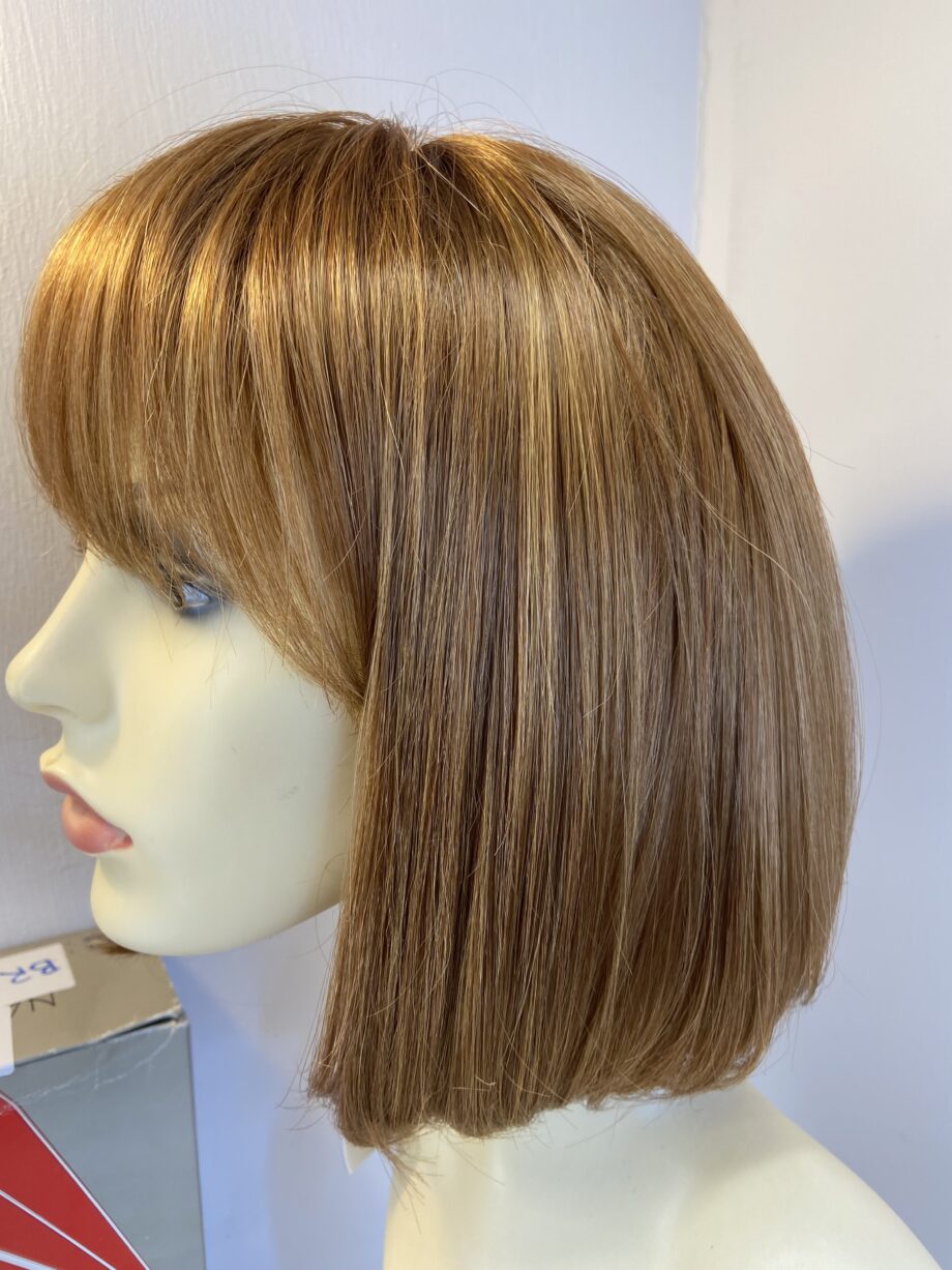 Irish red mid length new wig. Bms732