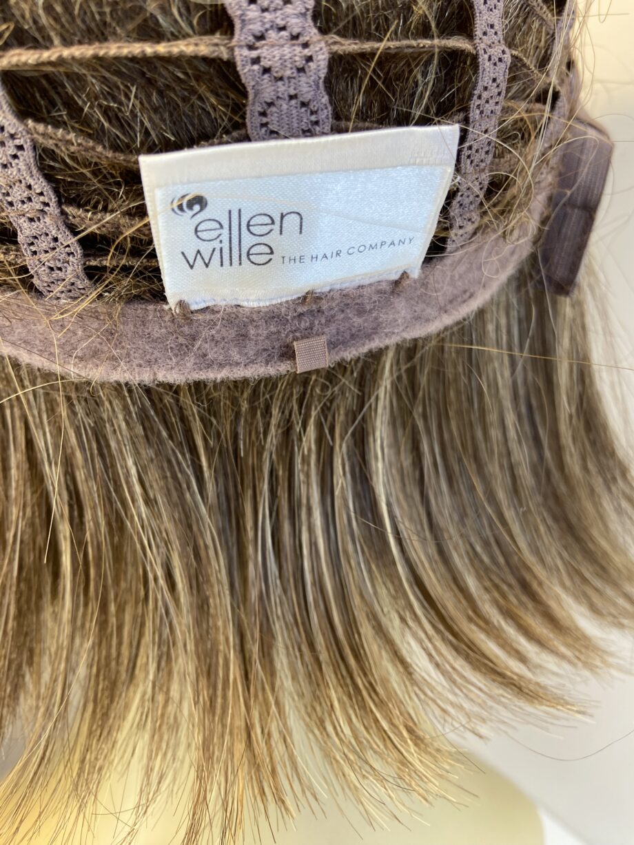 Ellen Willie blonde wig. Bblms774