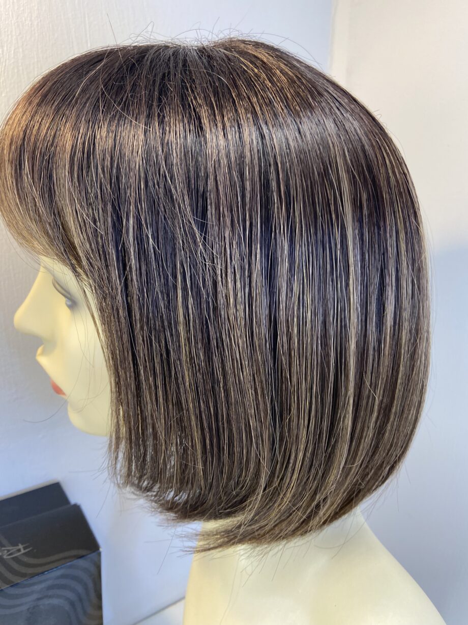 Superb Rene of Paris brown wig. Bbrms775