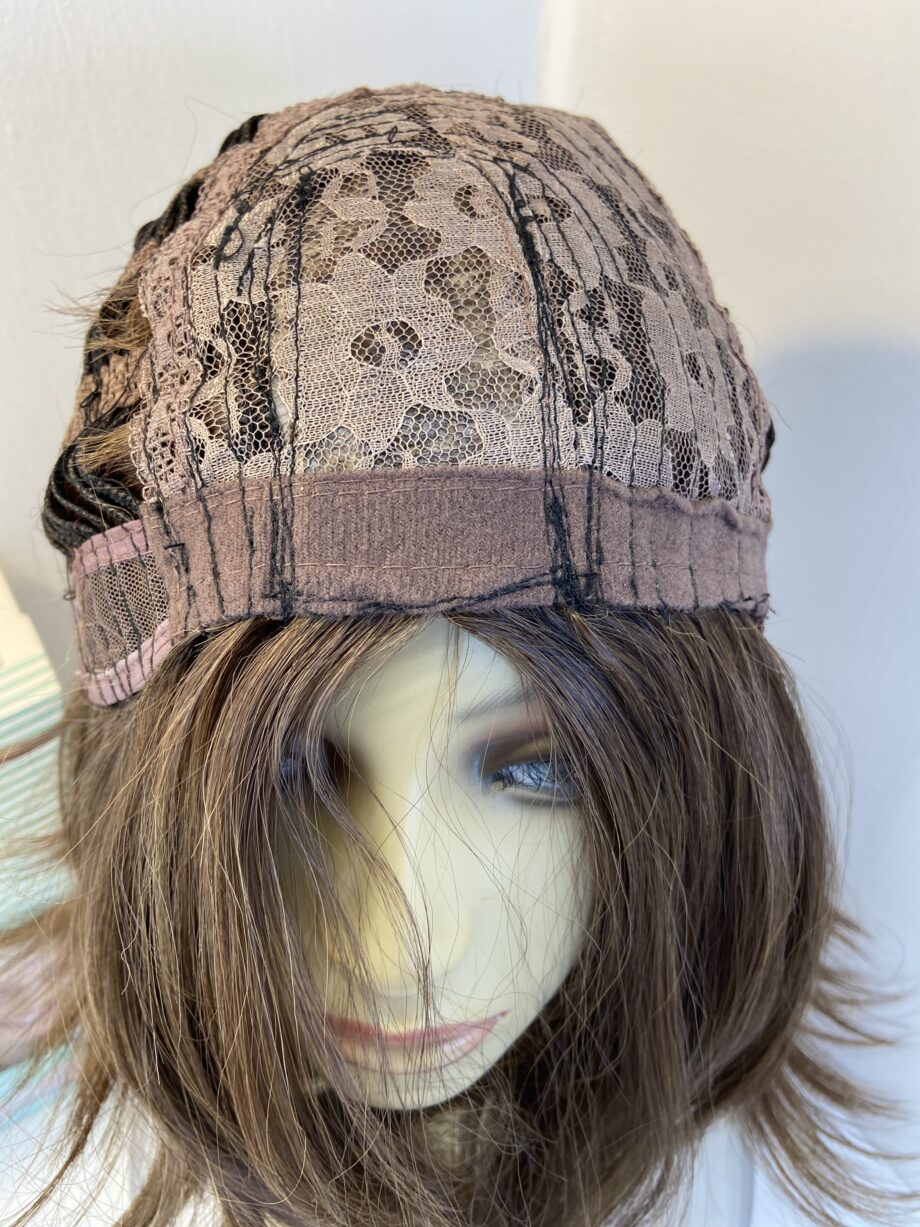 New brown mid length wig. Bbrms776