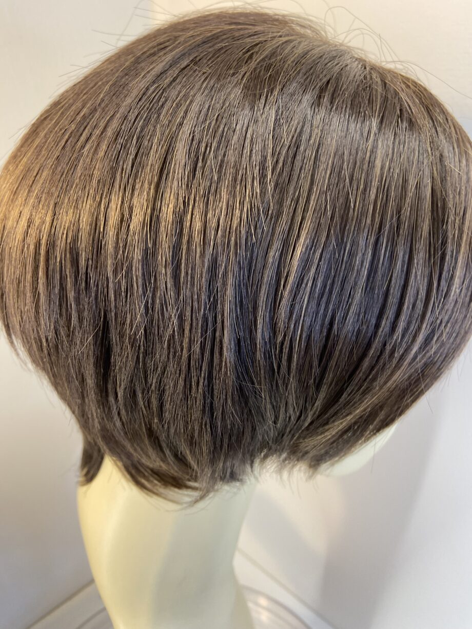 Dark brown shiny wig. Bbrss777