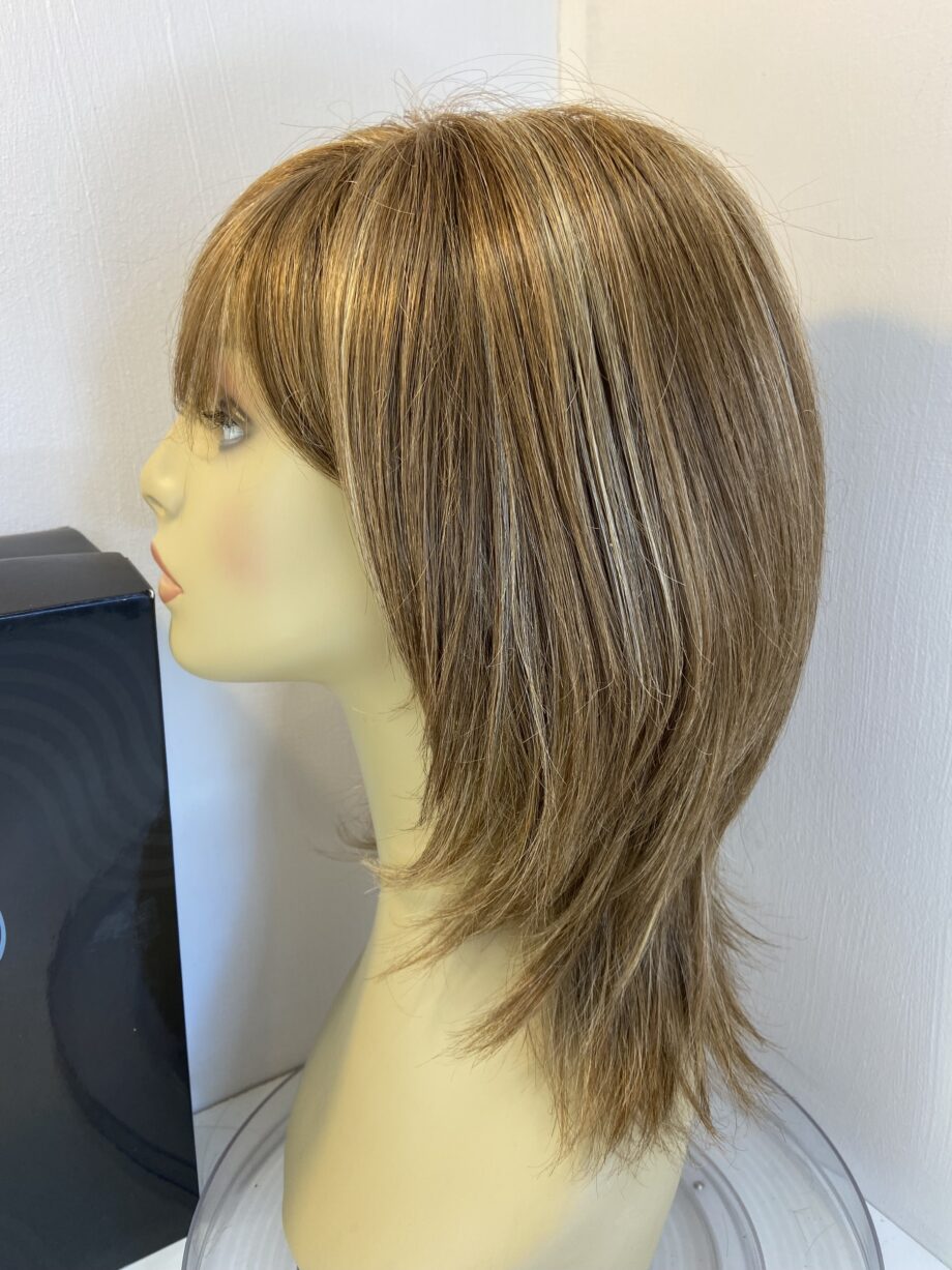 Gorgeous as new long blonde wig. Blls778