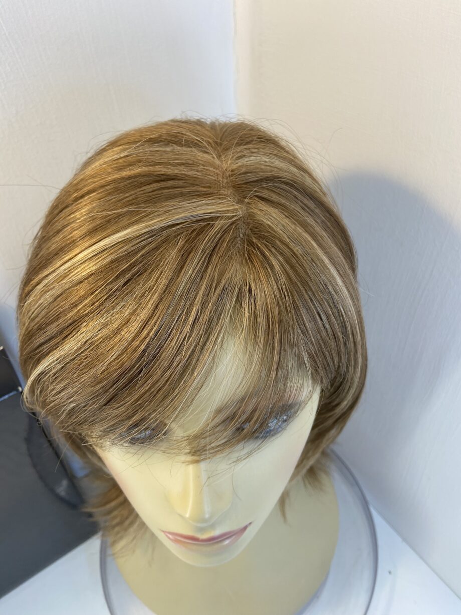 Gorgeous as new long blonde wig. Blls778
