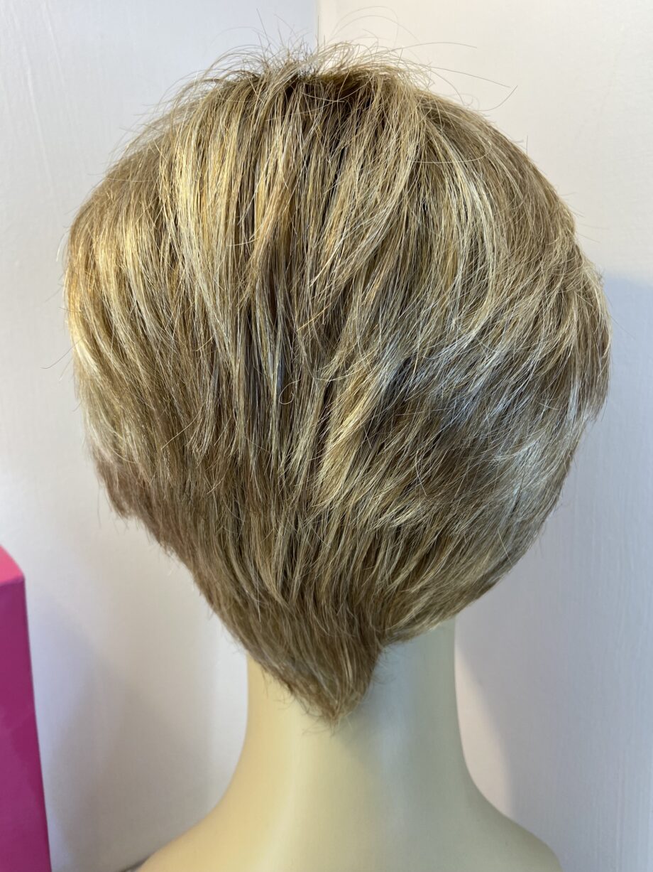 Harvest gold rooted wig. Bblss782