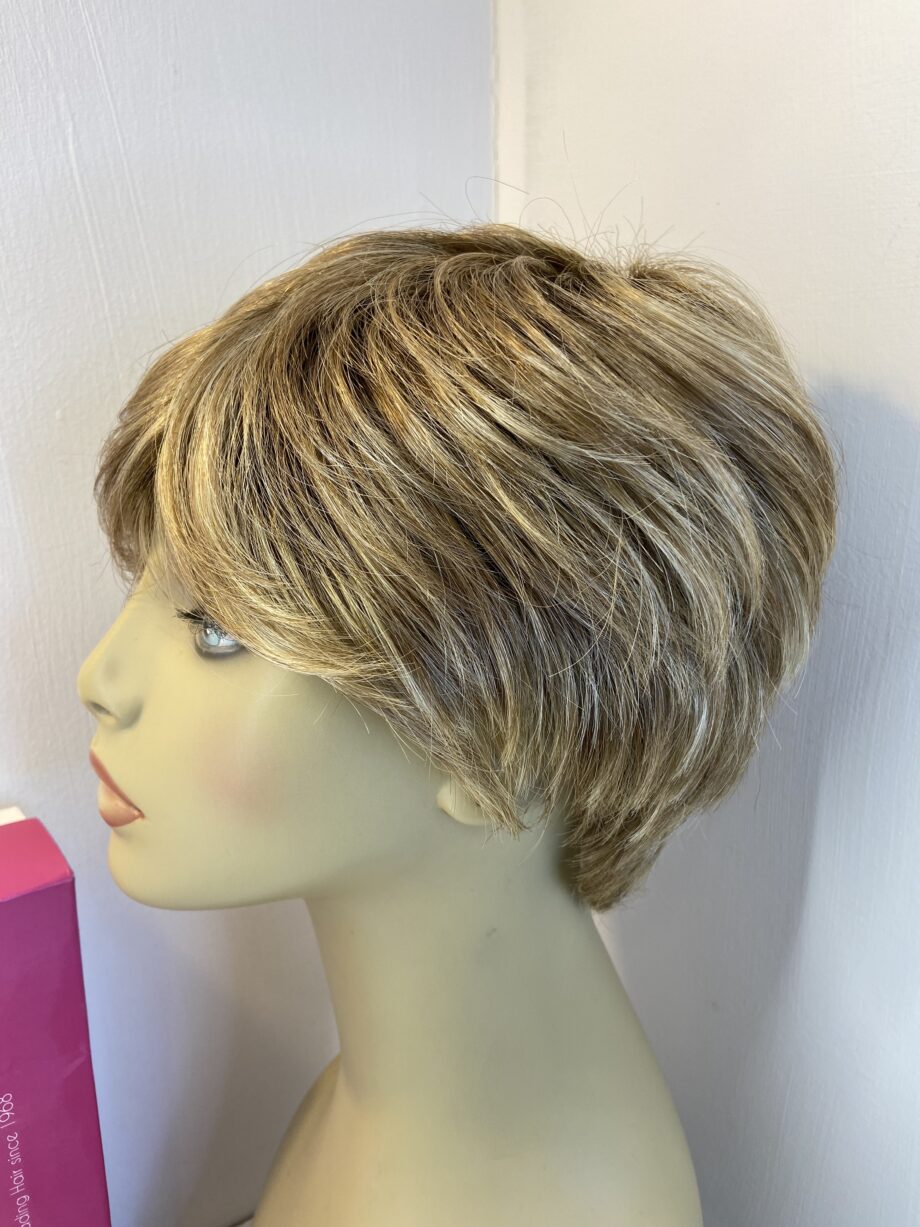 Harvest gold rooted wig. Bblss782