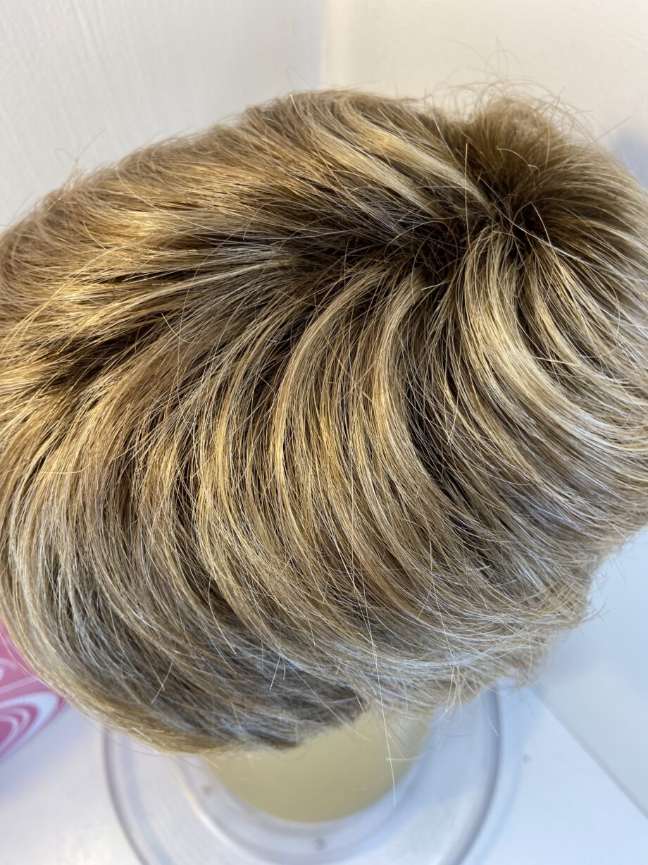 Harvest gold rooted wig. Bblss782