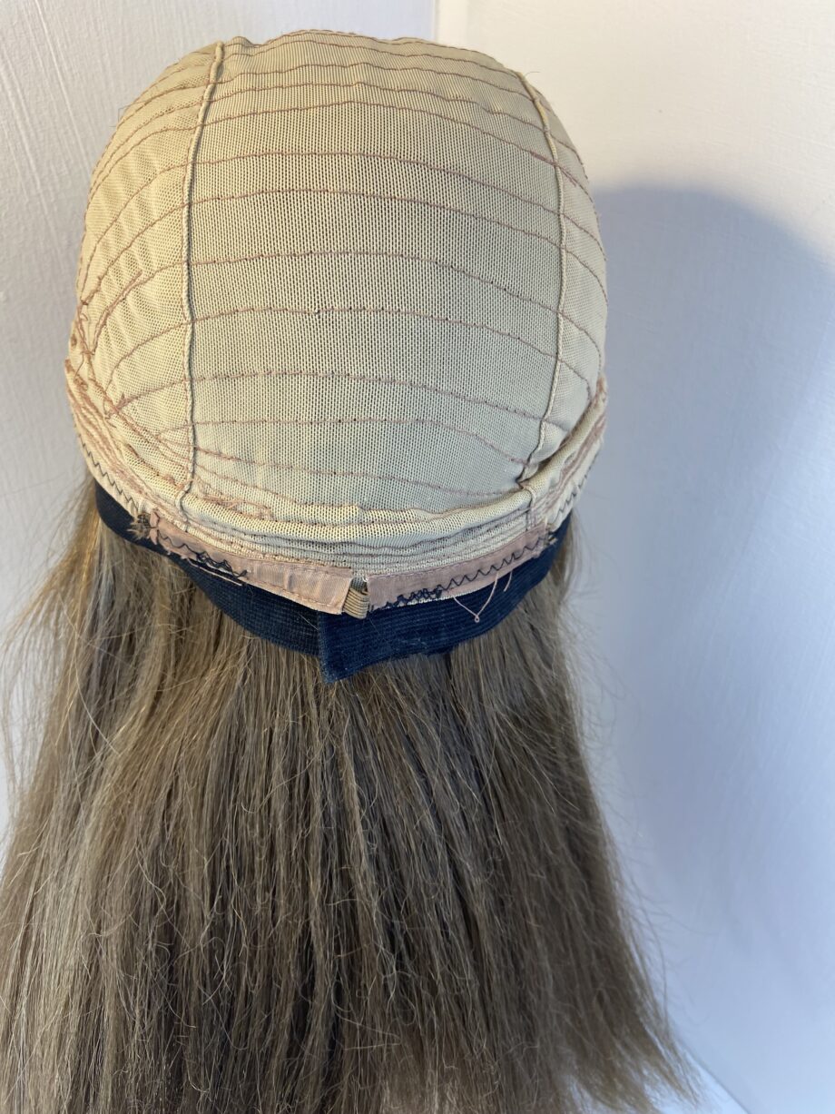 Long brown hair piece. Brls710