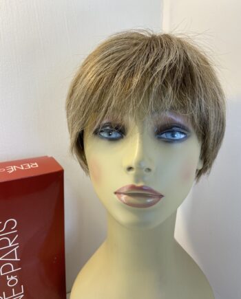 Light brown short wig. Bblss783