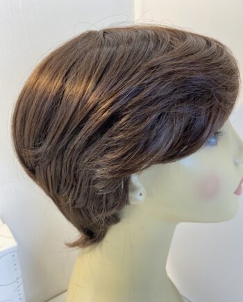Short new shiny brown wig. Bbrss784